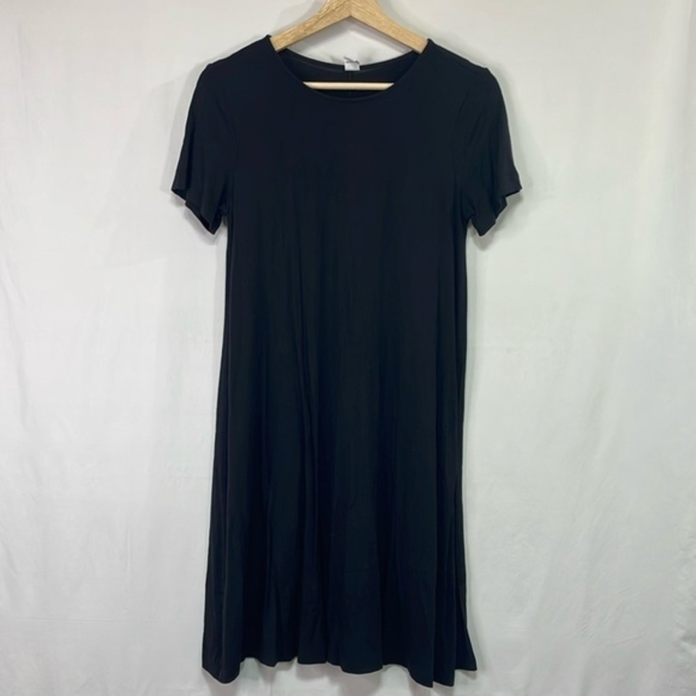 🪥 Old Navy, black knit a line round neck, short sleeve dress